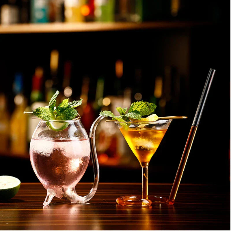 Kreative geometrische Weingläser und Cocktailgläser