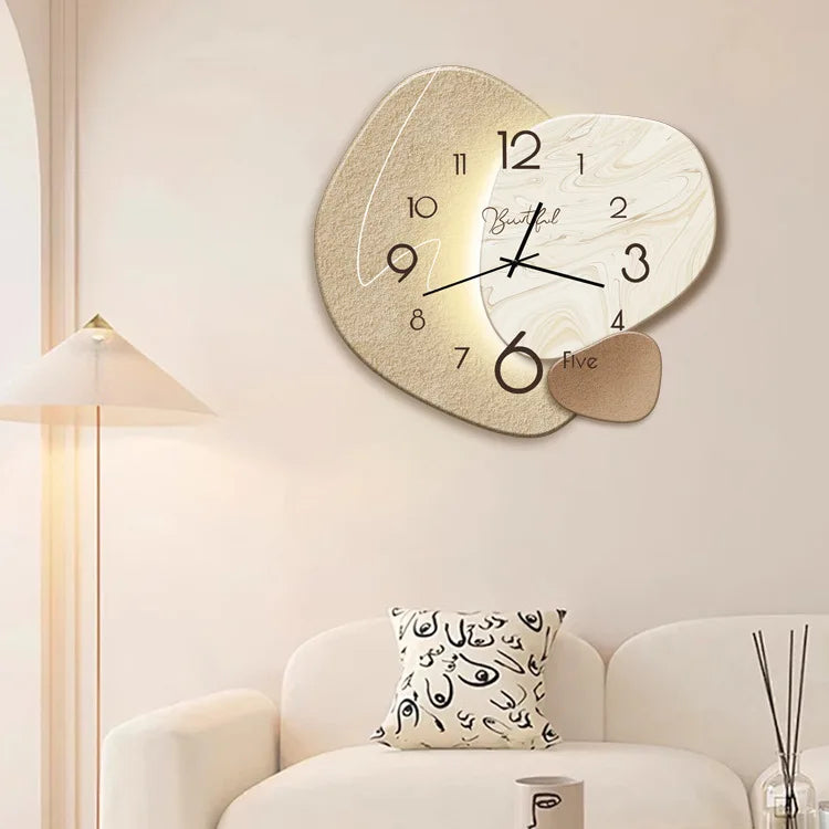 Stilvolle Wanduhr im minimalistischen Design – Lautloser Quarzzeitmesser für jeden Raum