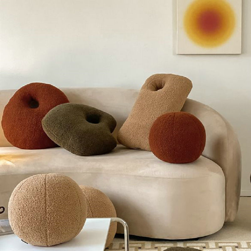 Fluffige Kissen in Kieselstein-Optik