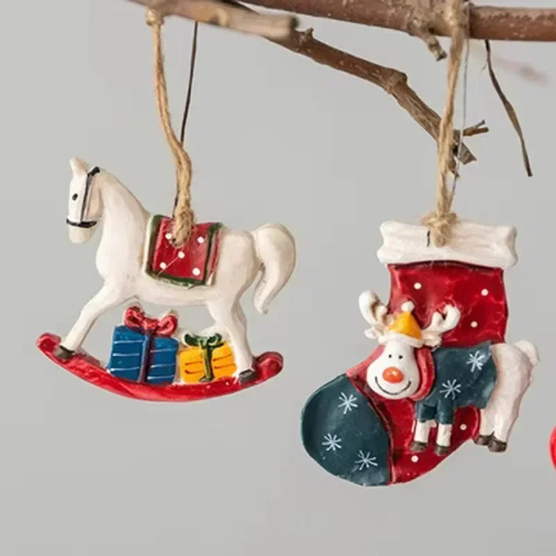 Klassische Weihnachtsdekoration – Hängende Weihnachtsstrümpfe mit Elchmotiv