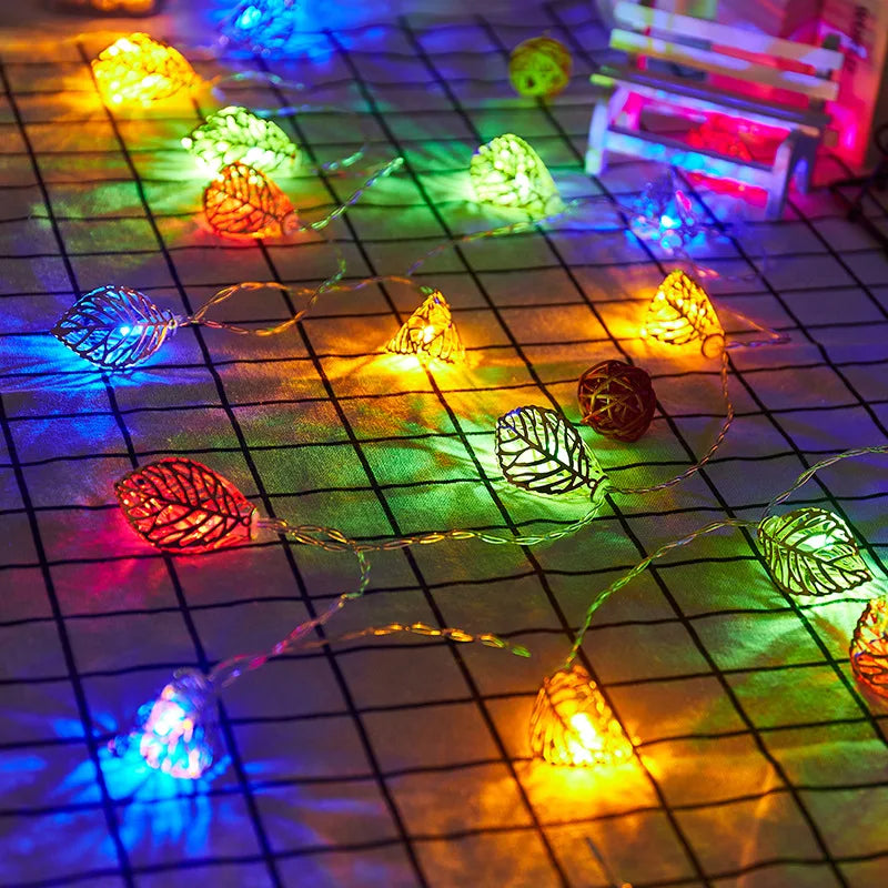 LightDream LED Garland | 10 or 20 LEDs | Warm White or Multicolor | Leaf Design | Battery Powered & Waterproof | Perfect for Parties and Decoration