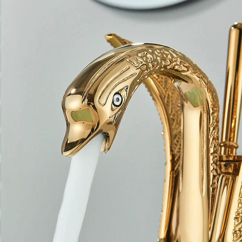Eleganter Einhebel-Waschtischarmatur in Gold