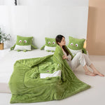 Gemütliches Mini-Monster-Kissen mit Steppdecke