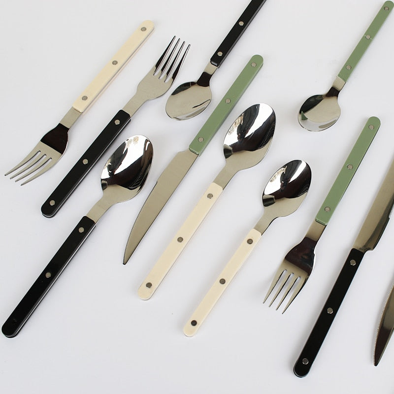 Elegantes 24-teiliges Essbesteckset für stilvolle Anlässe