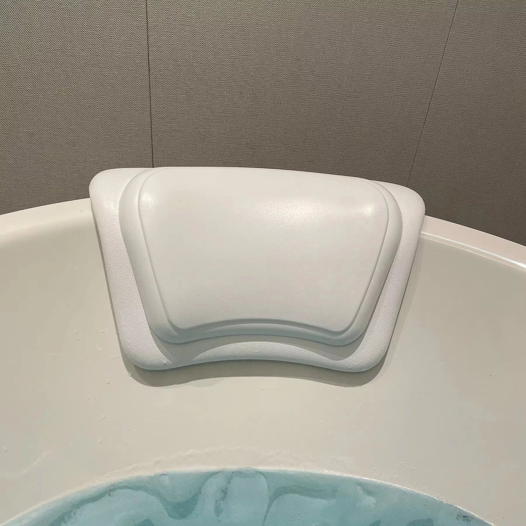 Ergonomisches Badewannen-Kissen mit Antirutsch-Saugnapf