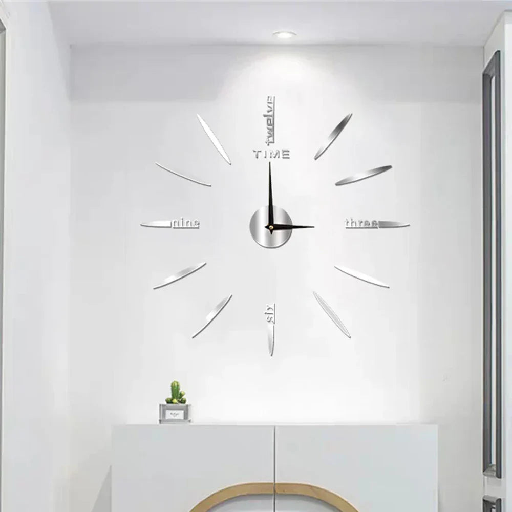 Elegante große Wanduhr aus Acryl im modernen Design