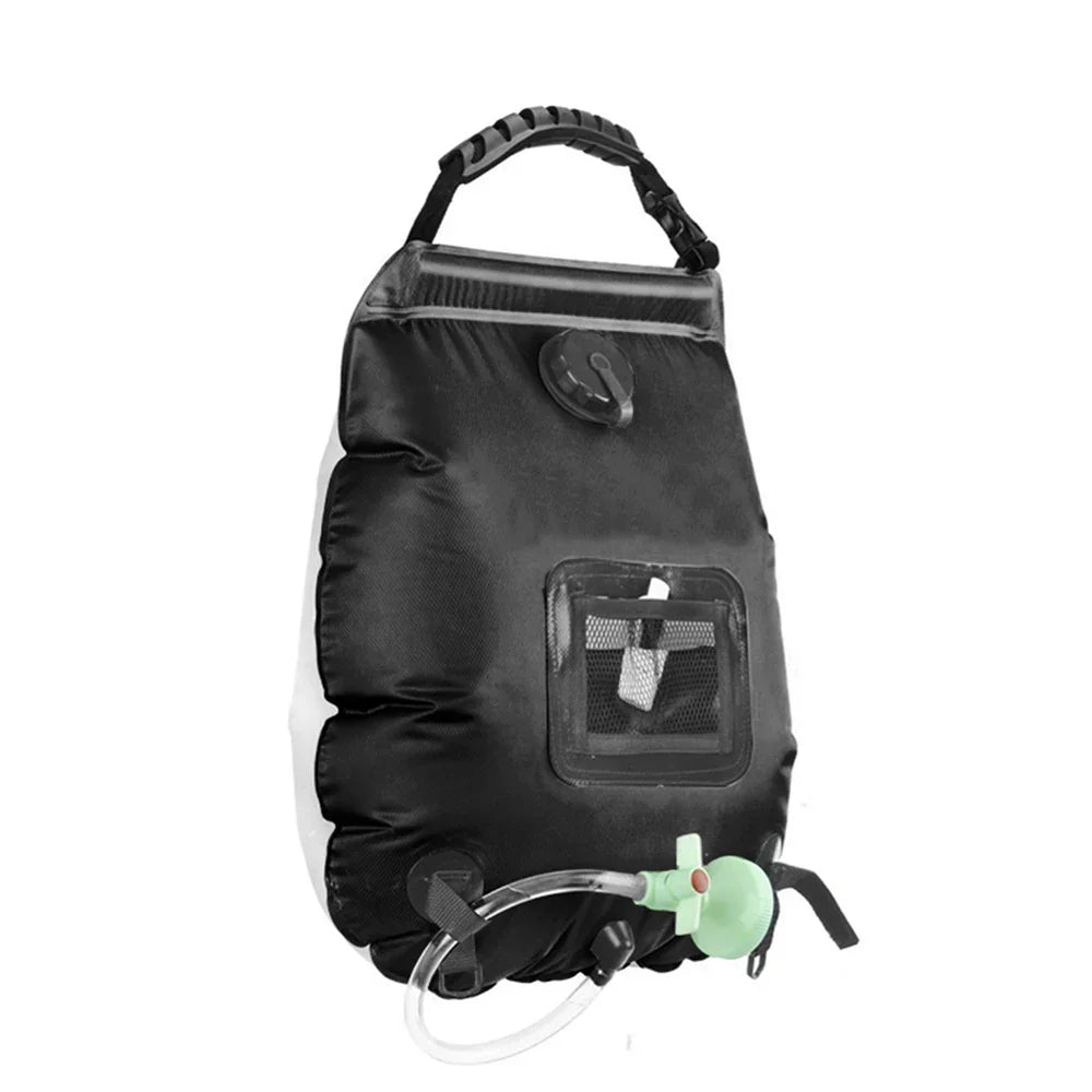 Sonnenbetriebene Gartendusche mit 20 Liter Tank