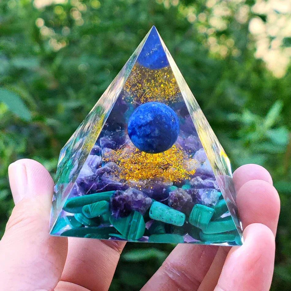 Orgonit-Pyramide mit Amethystpendel – Energie, Schutz und Dekoration