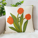 Floraler Kissenbezug mit lebhaften Tulpenmotiven