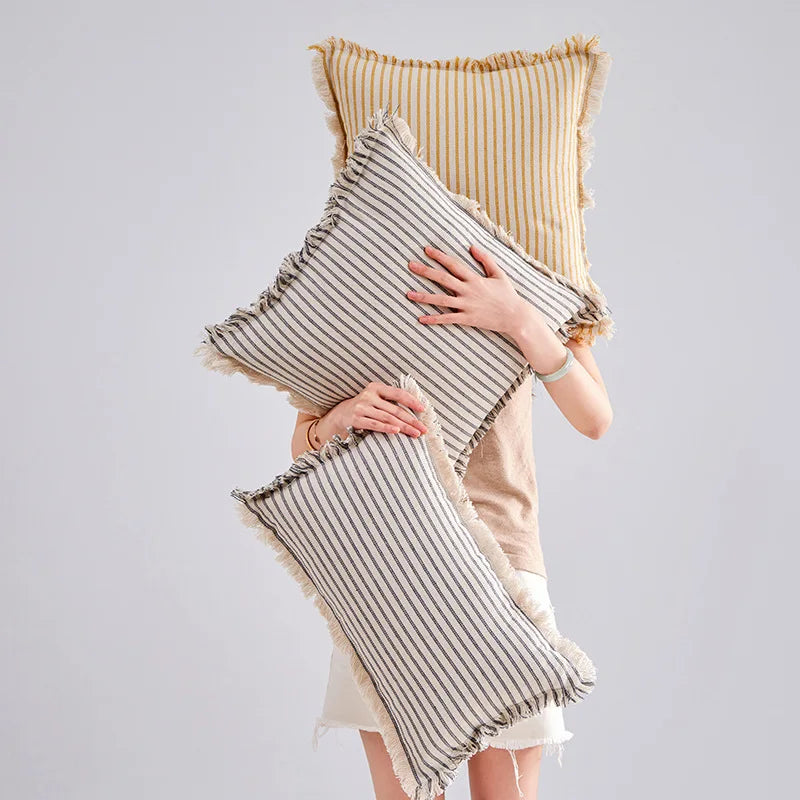 Elegante Kissenhülle mit Jacquard-Muster und Fransen - Baumwoll-Leinen-Mischung