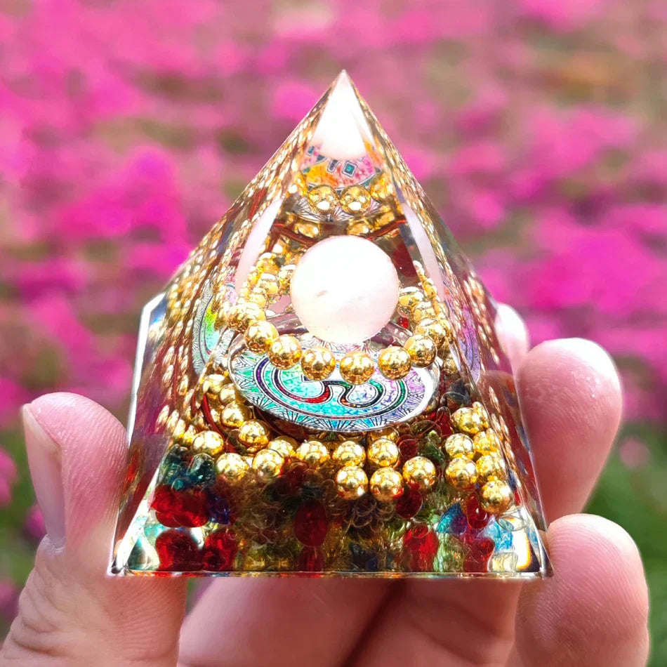 Orgonit-Pyramide mit Amethystpendel – Energie, Schutz und Dekoration