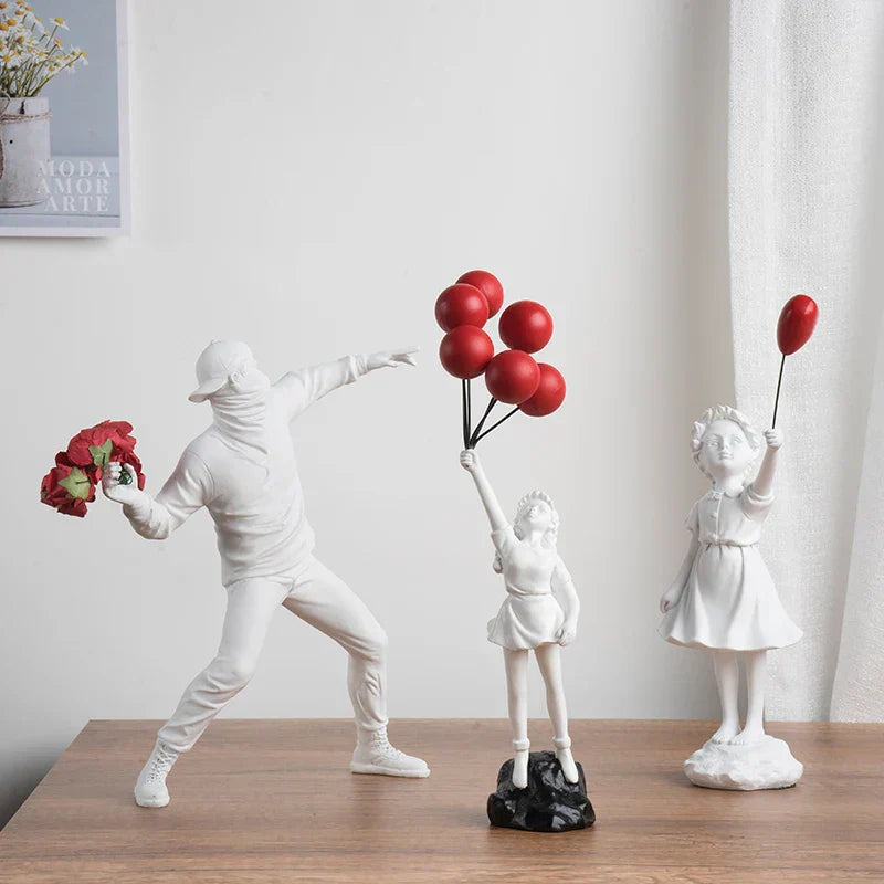 Moderne Skulpturenserie: Blumenwerfer Statue