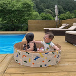 Spielbereich für Kleinkinder und Babys – Bunt gemustertes Gehege