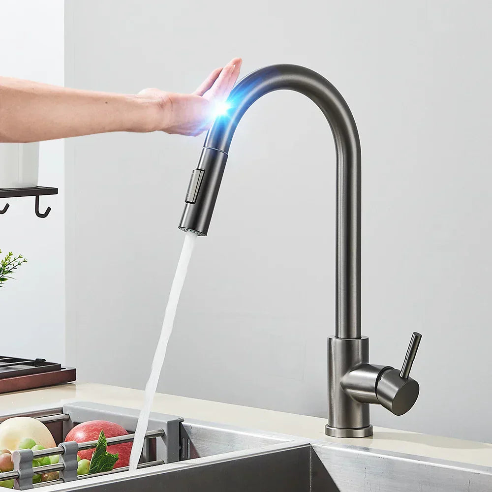 Küchenarmatur mit Touch-Sensor und ausziehbarem Sprühkopf – gebürstetes Nickel