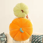 Kuschelkissen in Kürbisform