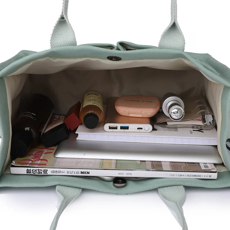 Elegant women's handbag for everyday and business use