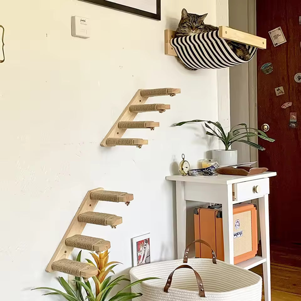 Wandmontierte Katzen-Kletterleiter aus Holz mit Sisal