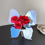 Klarer Blumenvasen mit künstlerischem Schmetterlingsdesign