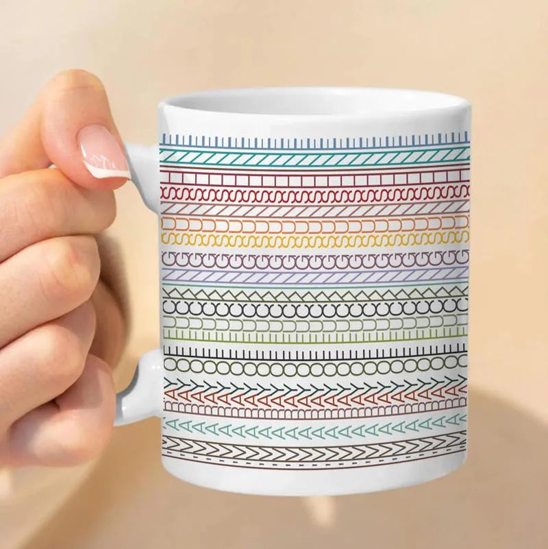 Kreative Kaffeetasse mit verstecktem Ausdruck