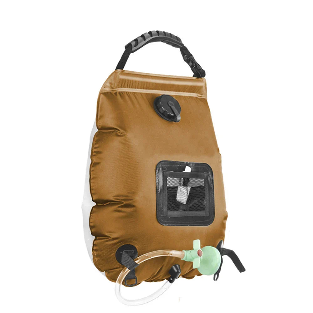 Sonnenbetriebene Gartendusche mit 20 Liter Tank