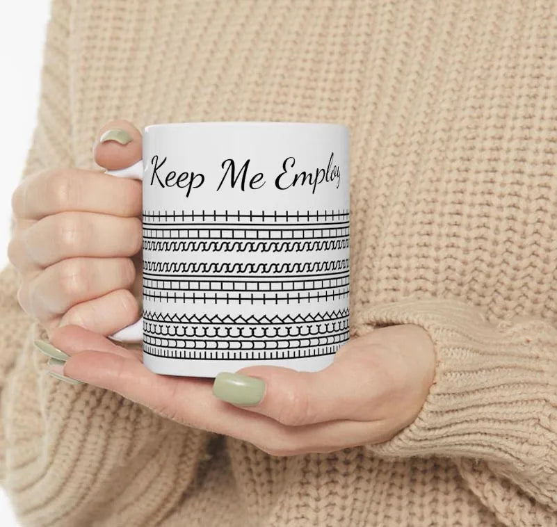 Kreative Kaffeetasse mit verstecktem Ausdruck