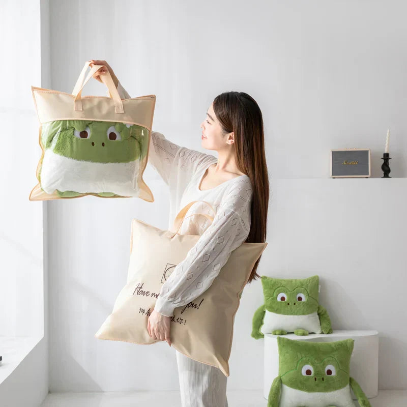 Kuschelige Monsterträume – Mini Kissen-Decke für Kinder