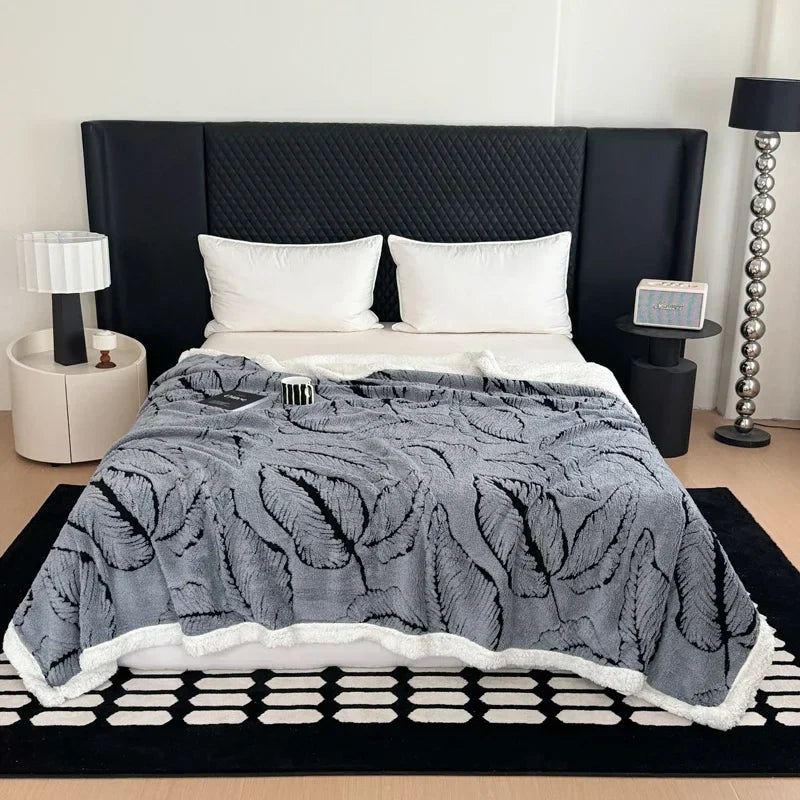 Luxuriöse Kuscheldecke aus Samt und Lammfleece | Stilvoll & Bequem für Ihr Zuhause