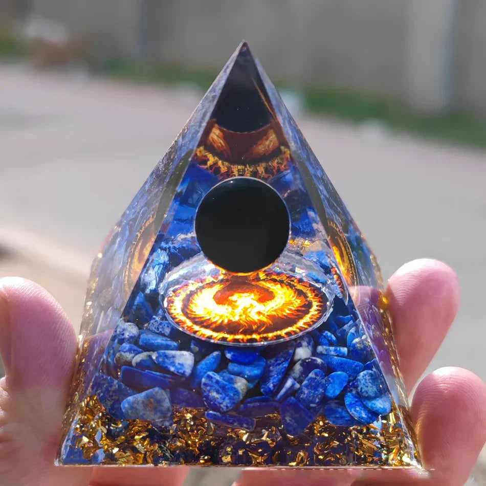 Orgonit-Pyramide mit Amethystpendel – Energie, Schutz und Dekoration