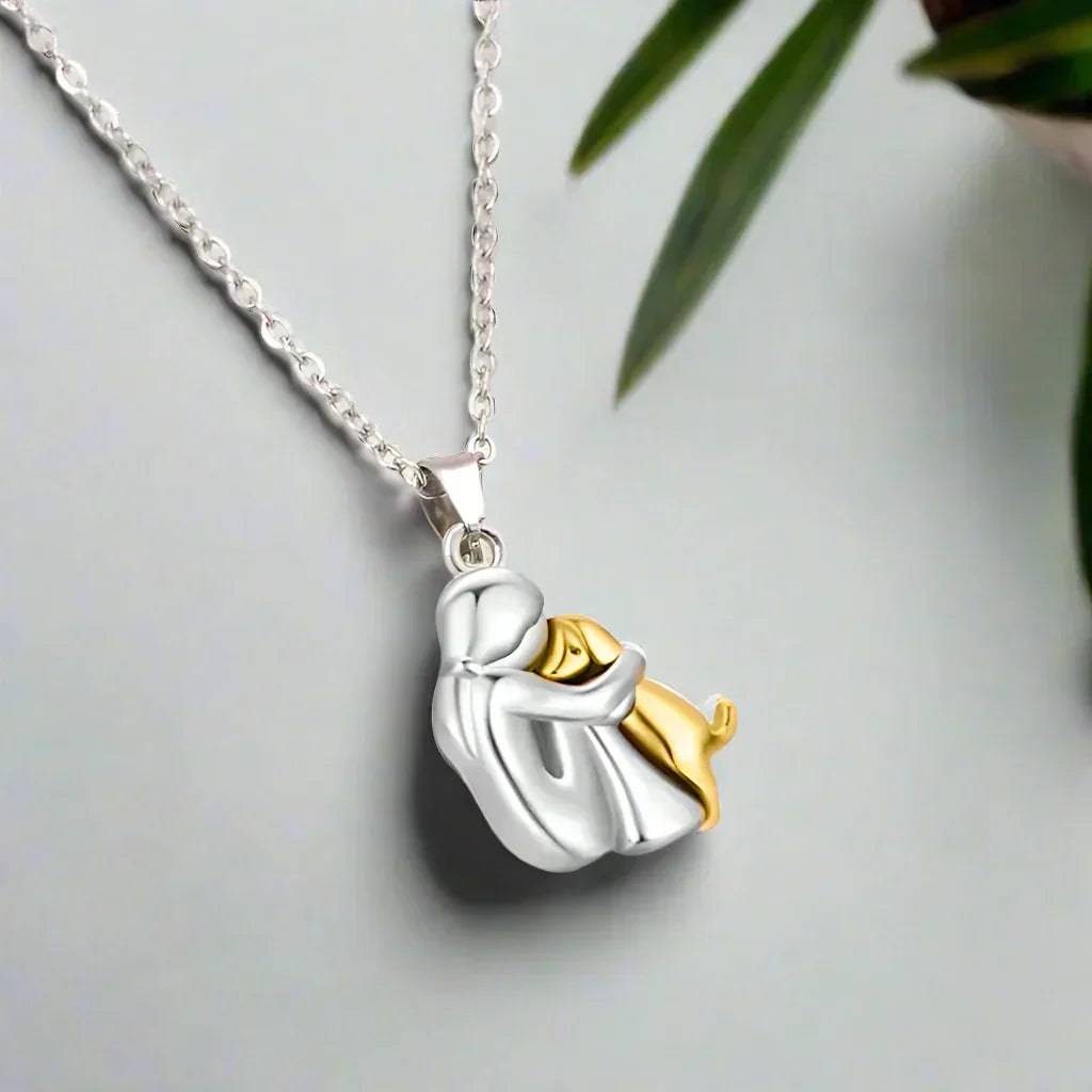 Tender Bond | Elegant Pendant Necklace for Special Memories