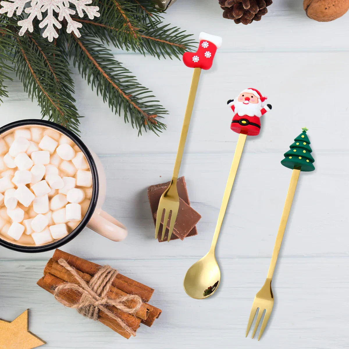 Weihnachtsbesteck Set mit Goldlöffel und Gabel im Santa Claus Design