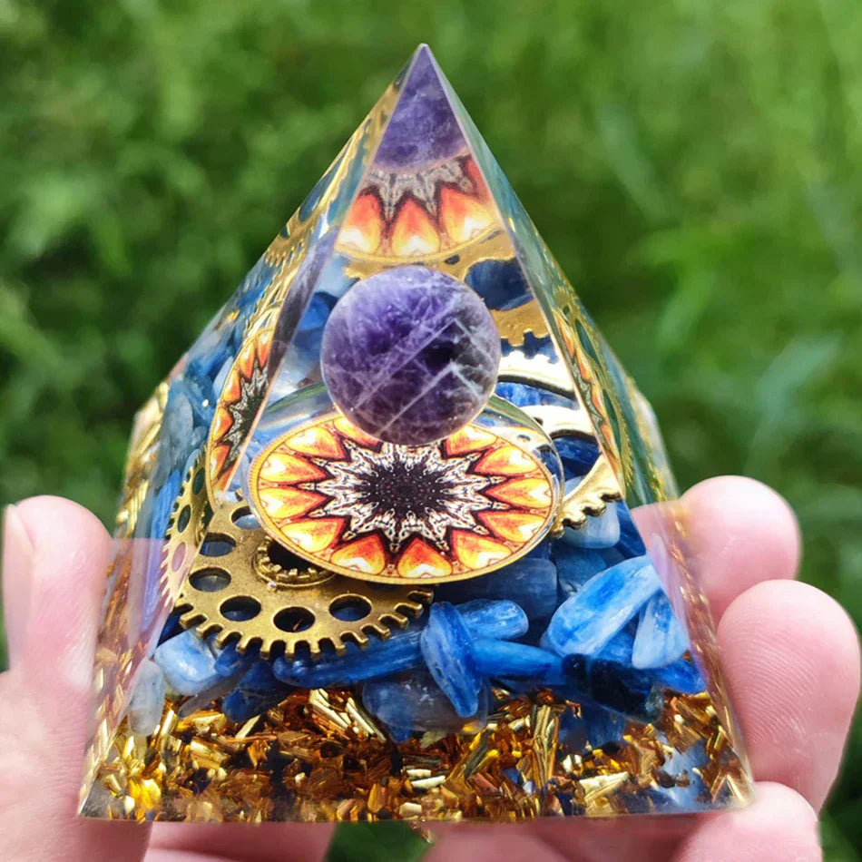 Orgonit-Pyramide mit Amethystpendel – Energie, Schutz und Dekoration