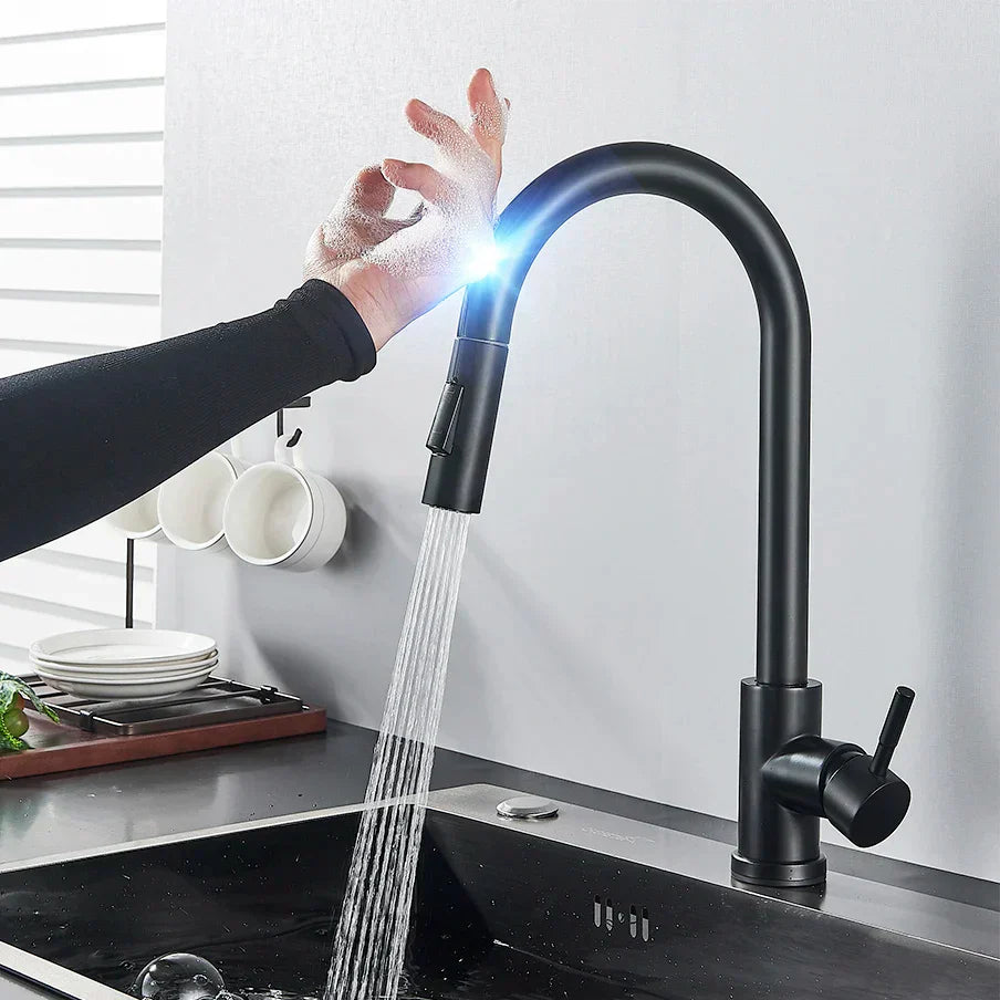 Küchenarmatur mit Touch-Sensor und ausziehbarem Sprühkopf – gebürstetes Nickel