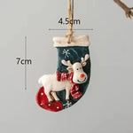 Klassische Weihnachtsdekoration – Hängende Weihnachtsstrümpfe mit Elchmotiv