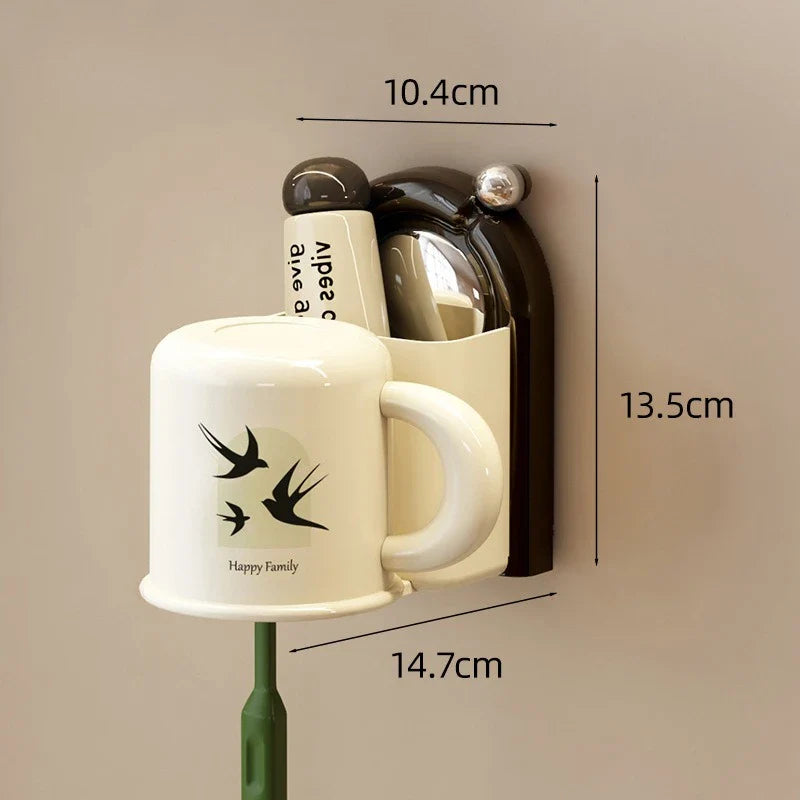 Wandmontierter Zahnbürstenhalter mit Hygienetasse