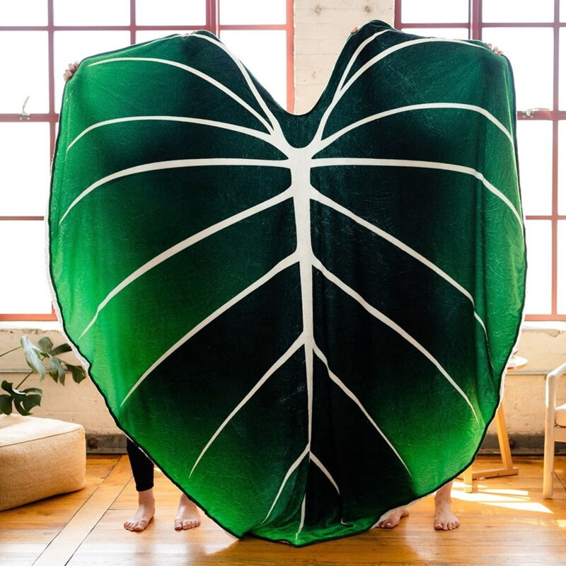 Leaf-shaped Snuggle Blanket – Cozy and Stylish