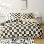 Elegant 3-piece bedding set in a stylish checked design
