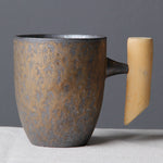 Eleganter Japanischer Retro-Becher mit Holzgriff