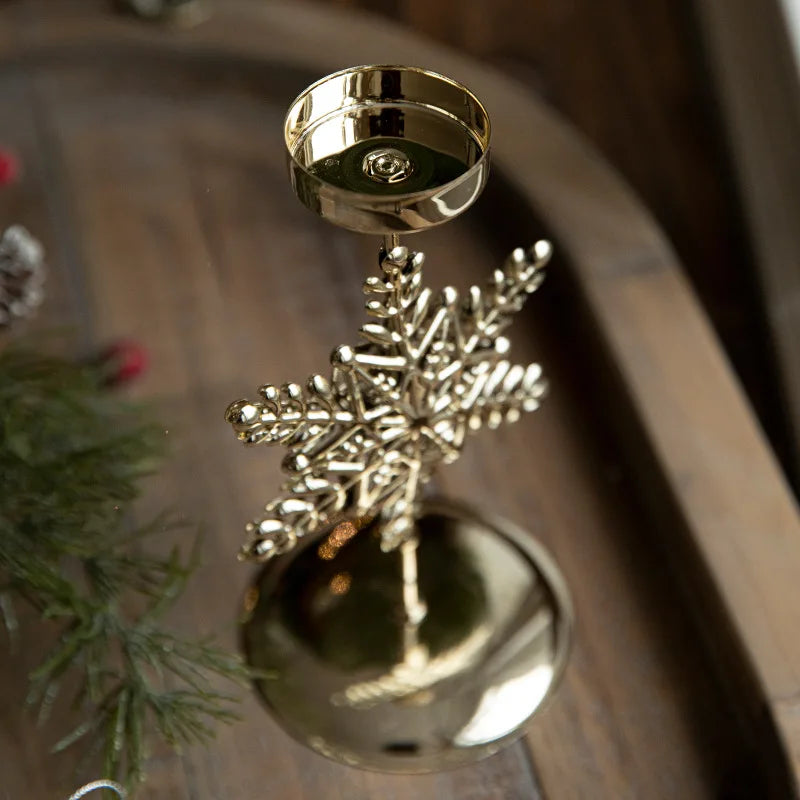 Weihnachtliche Kerzenhalter - Stern- und Weihnachtsbaum-Design für festliche Deko