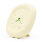 Minimalistische Wanduhr mit modernem Design