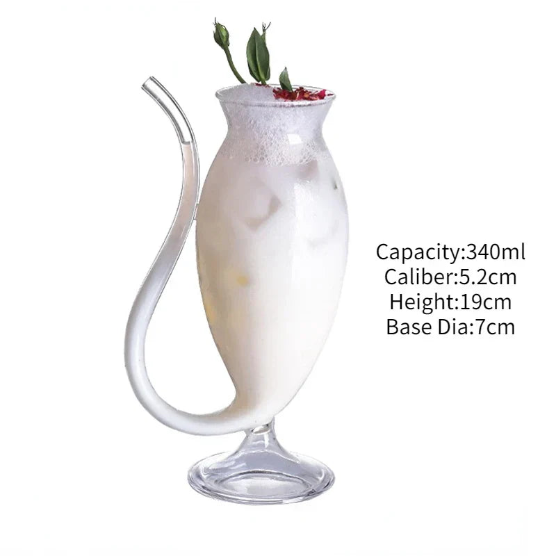 Kreative geometrische Weingläser und Cocktailgläser