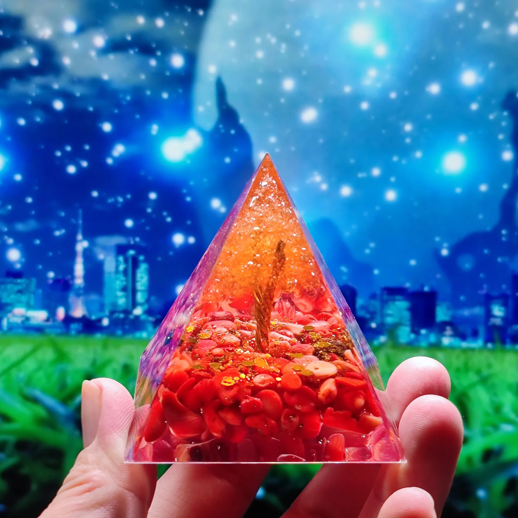 Orgonit-Pyramide mit Amethystpendel – Energie, Schutz und Dekoration