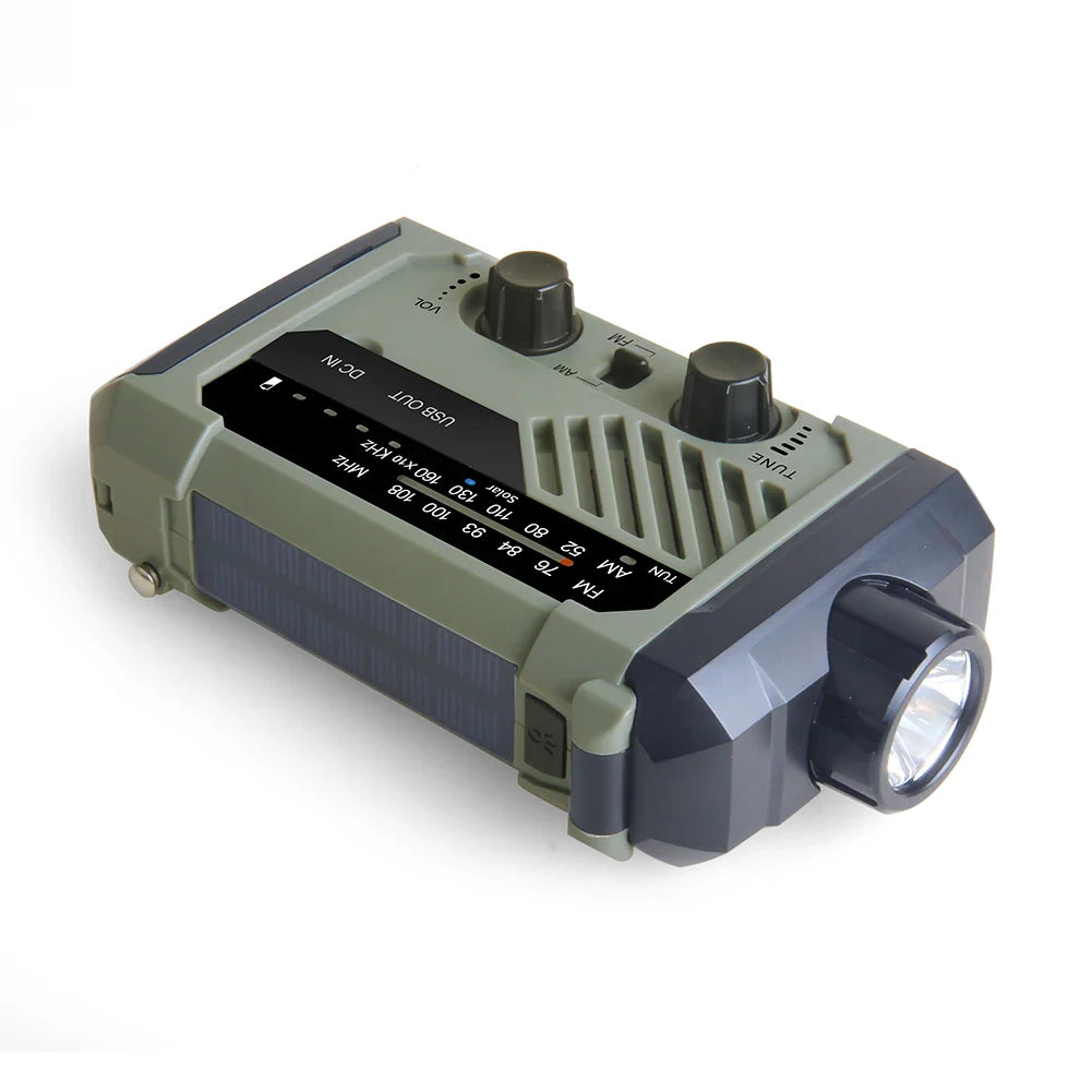 Survivor – Multifunctional Emergency Radio with Solar Power and Hand Crank