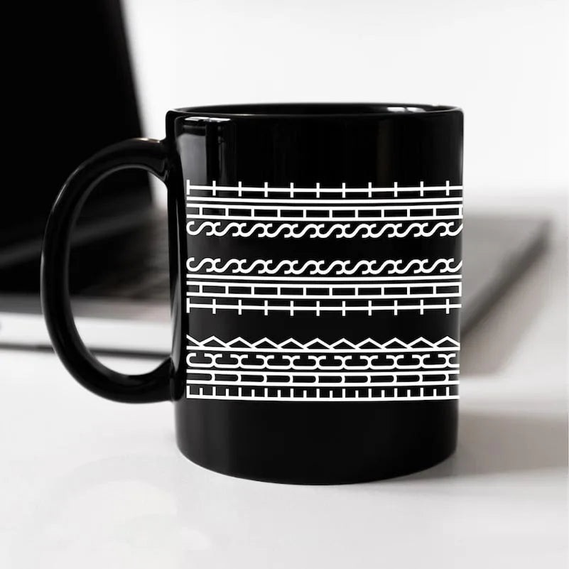 Kreative Kaffeetasse mit verstecktem Ausdruck