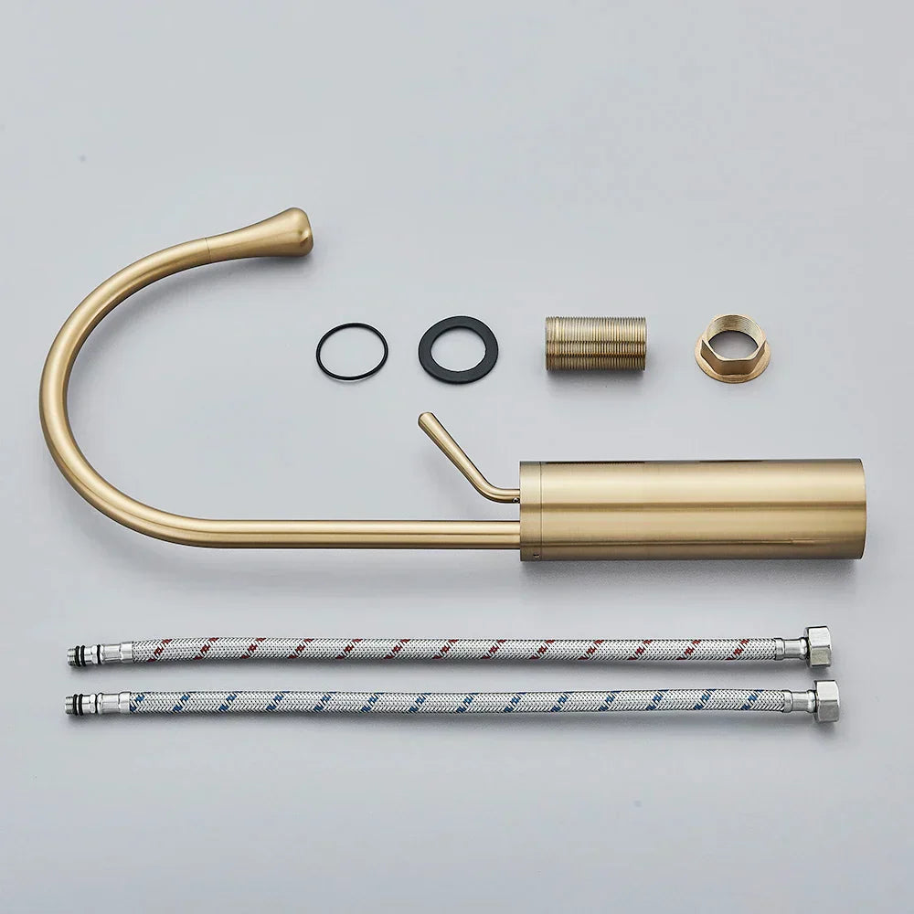 ElegantGold - Faucet for washbasins with a golden finish