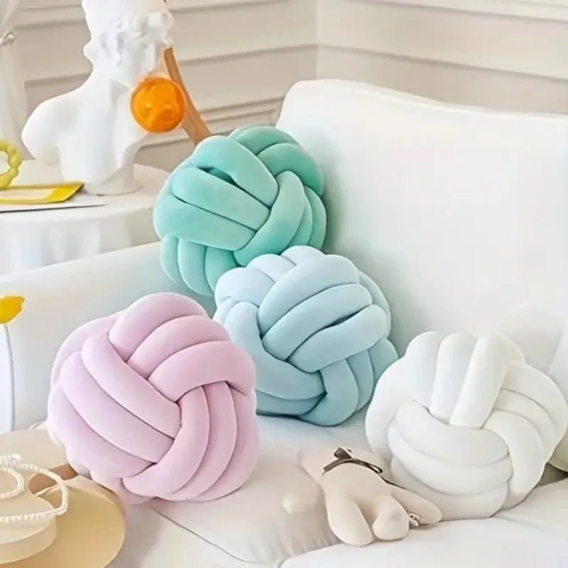 Samt Kissen mit Knoten