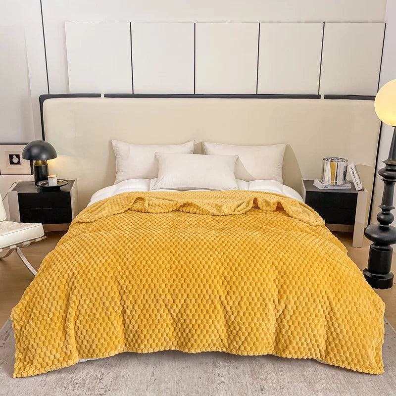 Snuggle Blanket – Comfortable Velvet Blanket for Sofa and Bed