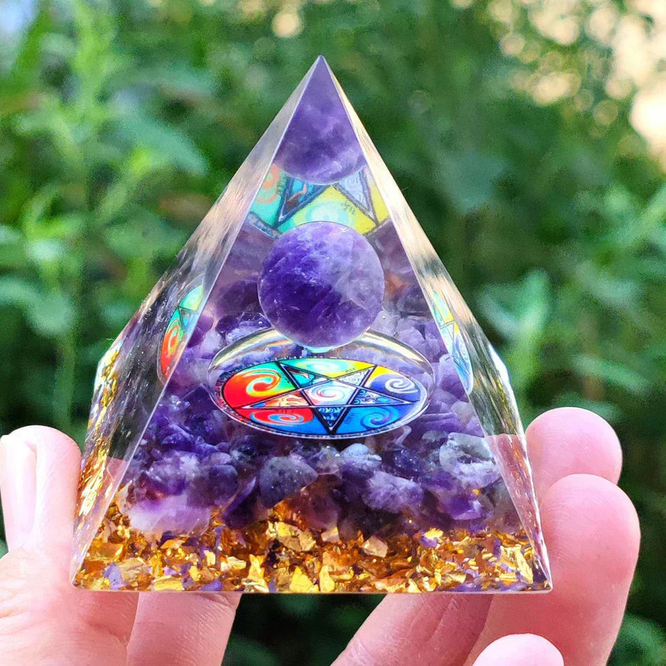 Orgonit-Pyramide mit Amethystpendel – Energie, Schutz und Dekoration