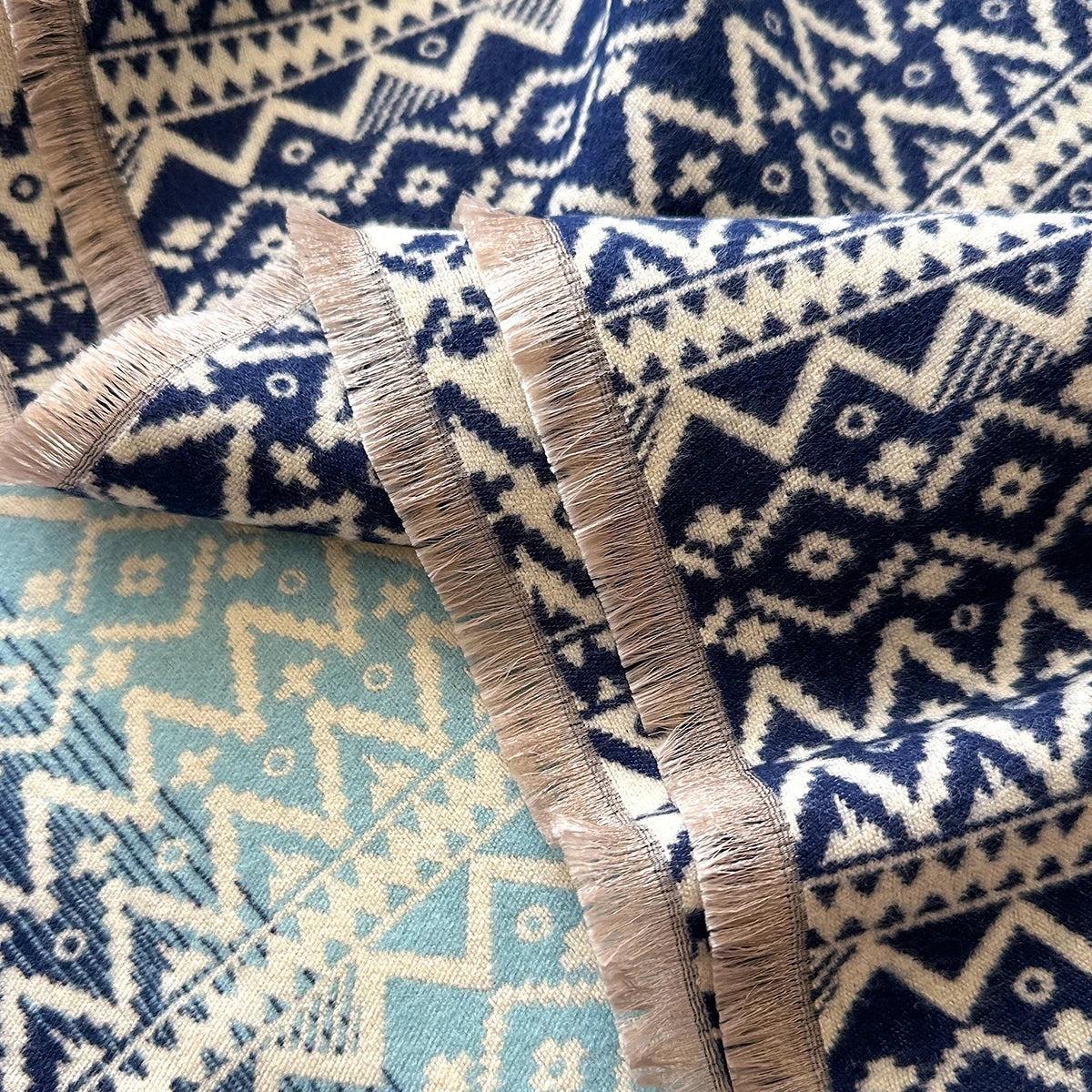 Nordic Charm – Elegant Winter Scarf for Women
