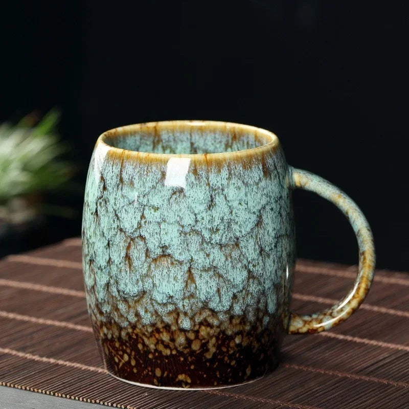 Keramiktasse in Weiß mit Athena-Motiv