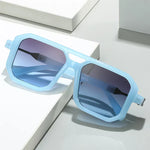 Luxuriöse Sonnenbrille in lebendigen Farben